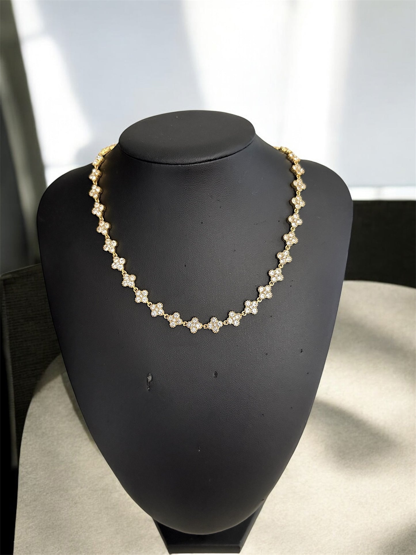 Collier ras de cou trèfle